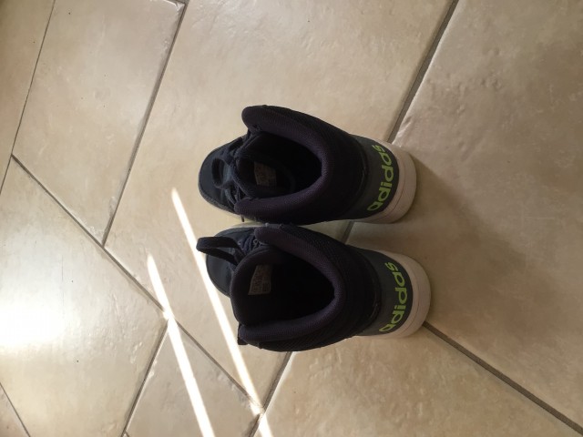 Adidas Hoops 32, 10€ - foto