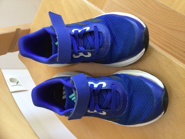Superge Adidas št.33 - foto