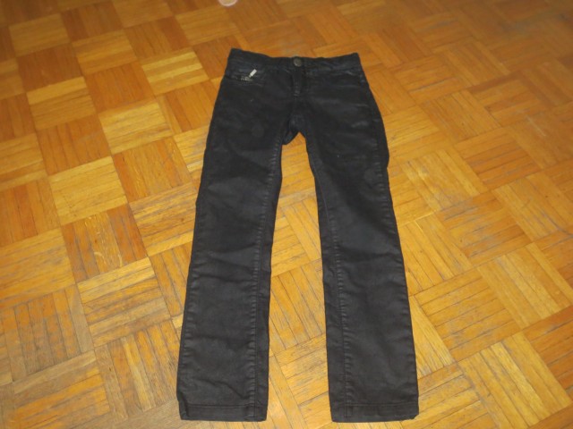 Črne hlače Crash one, vel. 134, 4,5 €