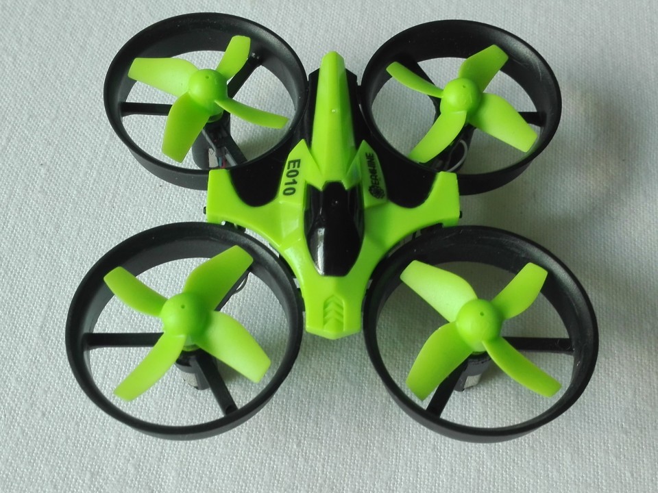 Mini dron kvadkopter (quadcopter) Eachine