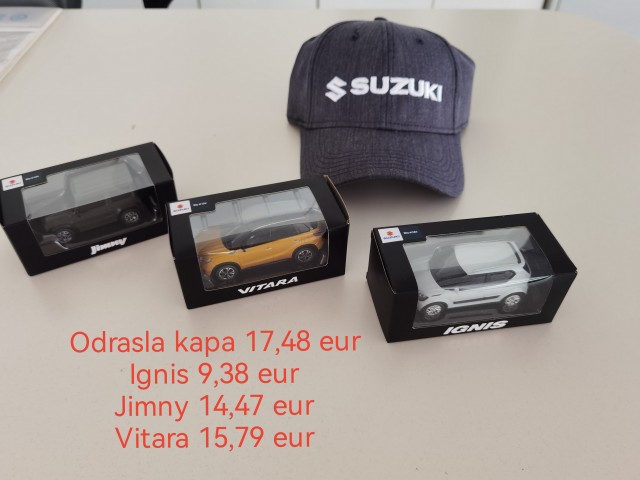 Mazda in suzuki butik - foto