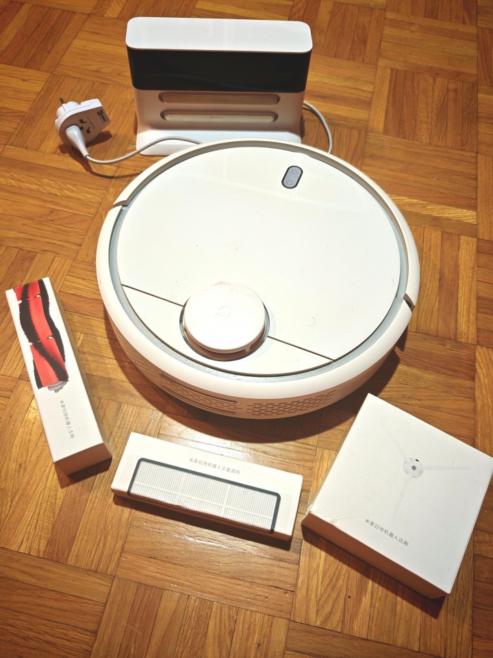 Robotski sesalnik xiaomi - foto povečava