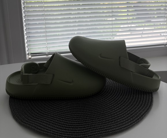 Prodam orginal nike calm clogs