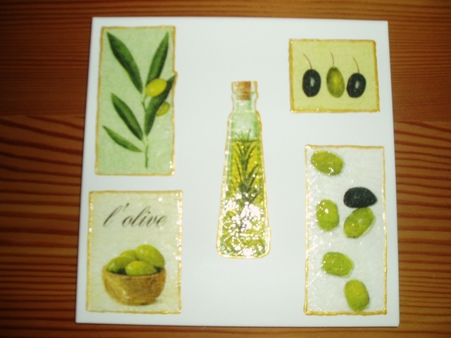 Okras za ploščice v kuhinji (zlata kontura, servetek, prozorno lepilo)