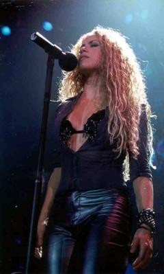Shakira1 - foto povečava
