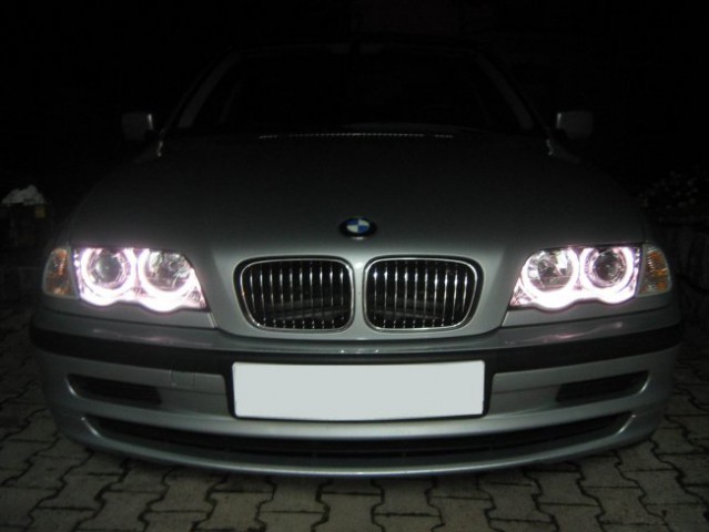 BMW 320d - nove luci - foto