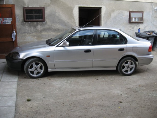 Honda civic 1.4iS - foto