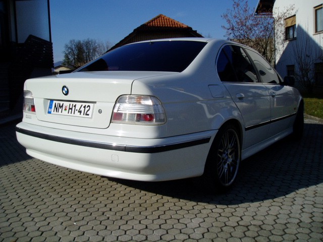BMW 528i - foto povečava