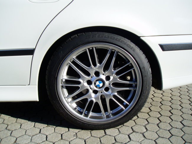 BMW 528i - foto povečava