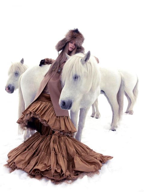 Horses in fashion - foto