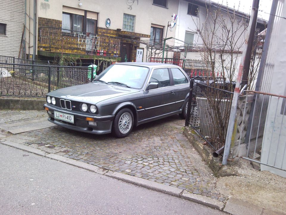 E30 - foto povečava