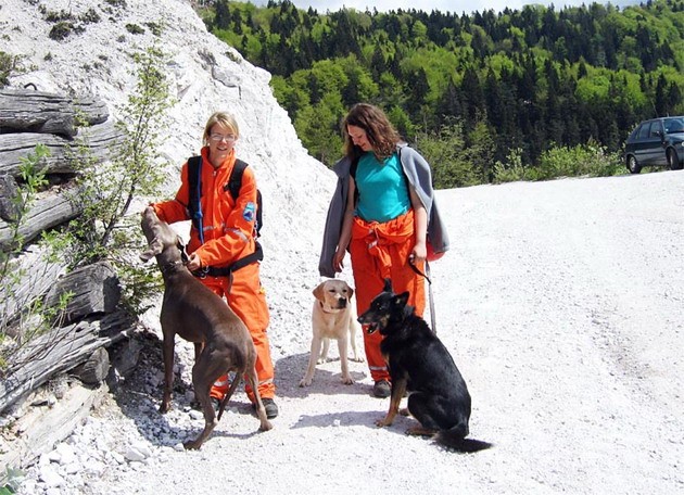 Vaja Enot reševalnih psov v Tržiču, maj 2005 - foto