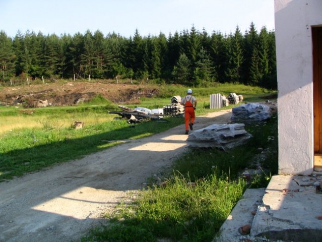 Rakek-vojasnica-rusevina,16.07.2005 - foto