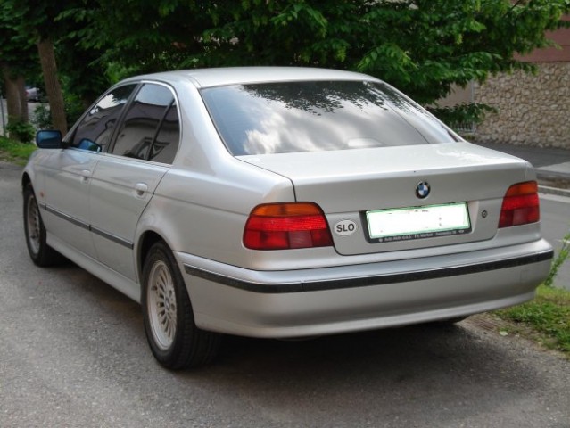 BMW 523iA - foto