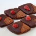 Čokoladni temni trikotniki (s suhimi jagodami)
