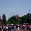 folk + London eye v ozadji