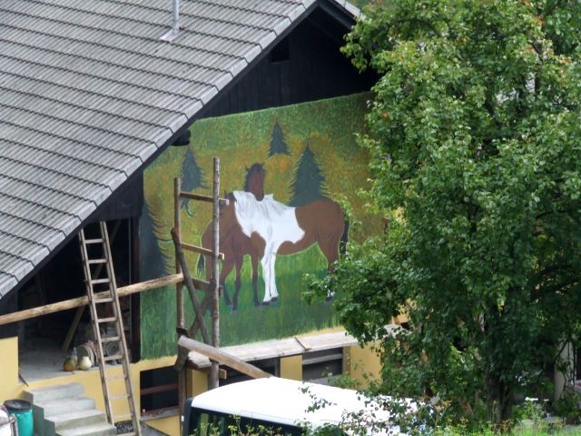 Risanje na fasado... - foto povečava