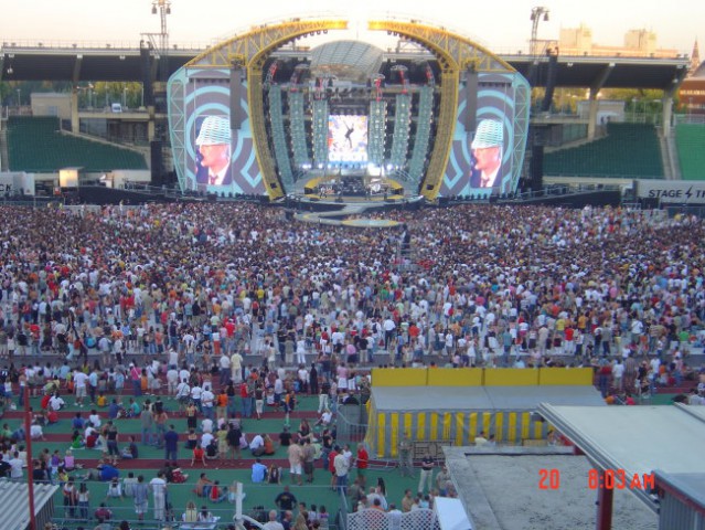 KONCERT ROBBIE WILLIAMS BUDIMPEŠTA JULIJ 06 - foto