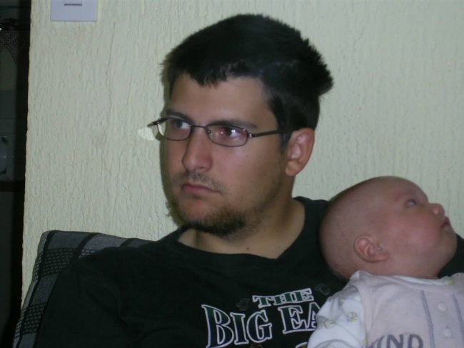 midva sva pa skregana...vsak v svojo smer