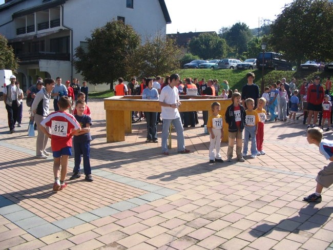 Rokov tek, 24. 9. 2005 - foto Vesna Zidar - foto povečava