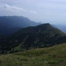 Pogled z Lajnarja (1549m) na Dravh (1549m).