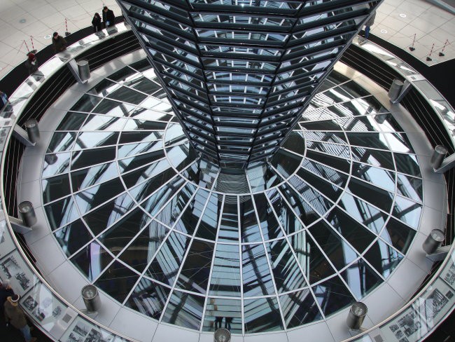 Notranjost Reichstagove kupole