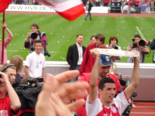 Roy Makaay proslavlja naslov nemskega prvaka (2005)