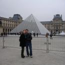 Pred muzejem - Louvre