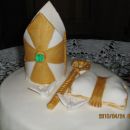 škofova kapa,palica in sveto pismo