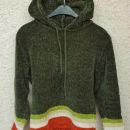 pulover s kapuco, vel.176, cena: 8€