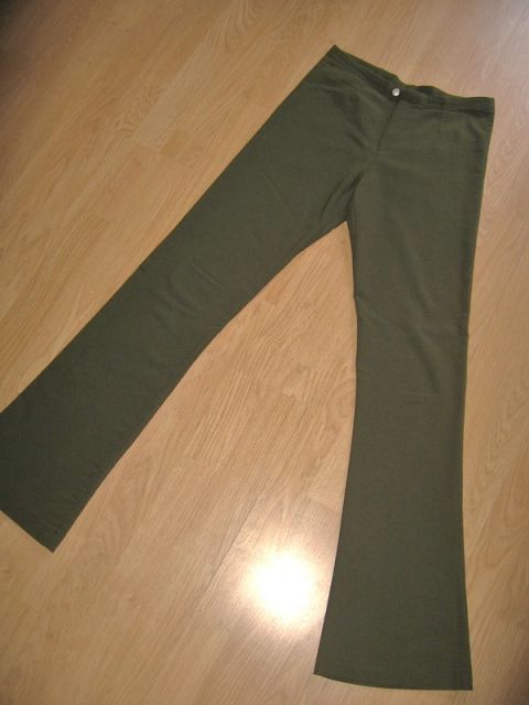 Vojaško zelene hlače, vel.36, cena: 6€