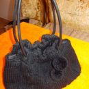 črna pletena torbica, cena: 10€