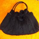 črna pletena torbica, cena: 10€