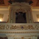 In tukaj so velikanske ( orgle ) ki so nad vhodnimi vrati .Tako velikih in tako lepih še n