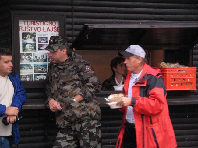 SREČANJE ČASTNIKOV IN VETERANOV V LAJŠAH PRI  - foto povečava