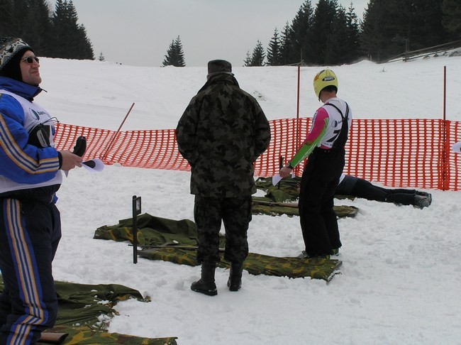 TEKOMOVANJE ČASTNIKOV IN VETERANOV V SMUČANJU - foto povečava