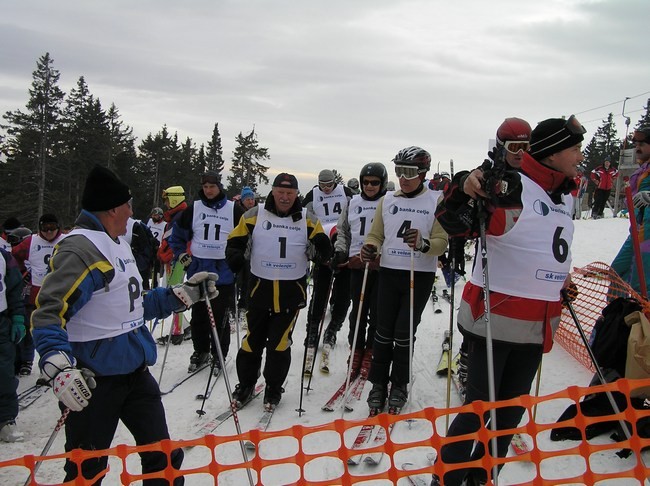 TEKOMOVANJE ČASTNIKOV IN VETERANOV V SMUČANJU - foto povečava