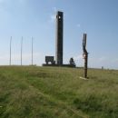 Partizanski spomenik na Jezerskem vrhu.........