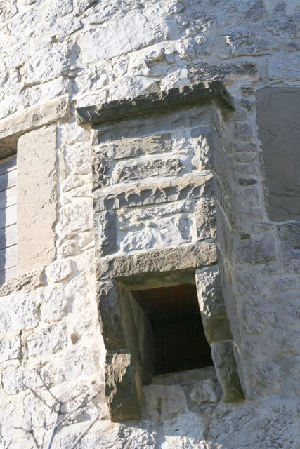 STOLP NAD PODPEČEM-DETAJL