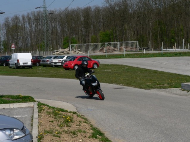 SCOOTER STUNT TEAM - foto