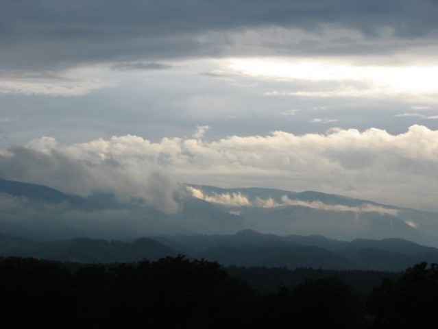 Pokrajine in sončni zahodi - foto