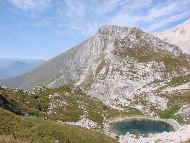 Planina Kuhinja-Krn mimo jezera v Lužnici - foto