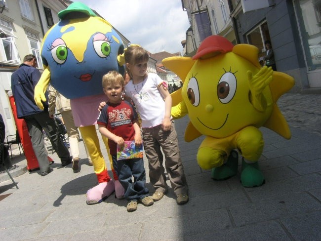 Bine in Julija v Kranju, 24. maj 2008 - foto povečava