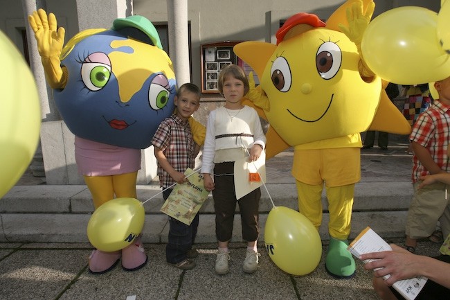 Bine in Julija na drugi podelitvi diplom Jan, - foto povečava