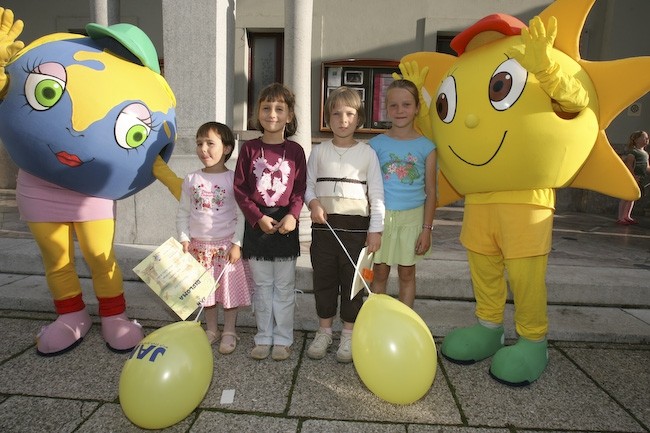 Bine in Julija na drugi podelitvi diplom Jan, - foto povečava