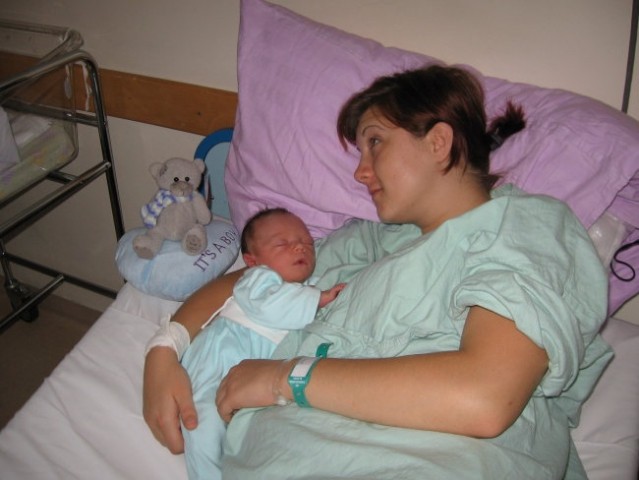 Novopečena mamica in njen prelepi sinko