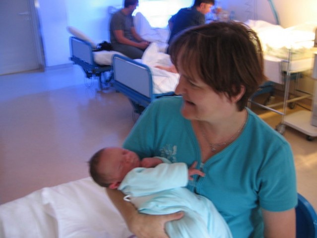 Veselje naše mami k je prvič postala babica:)