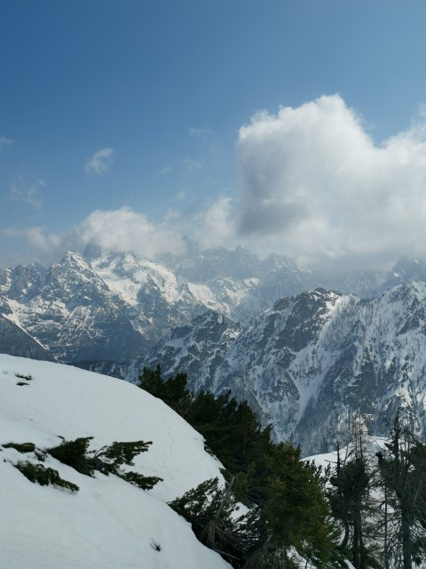 Kranjska Gora-Mojčin dom-Cipernik-27.3.2021 - foto