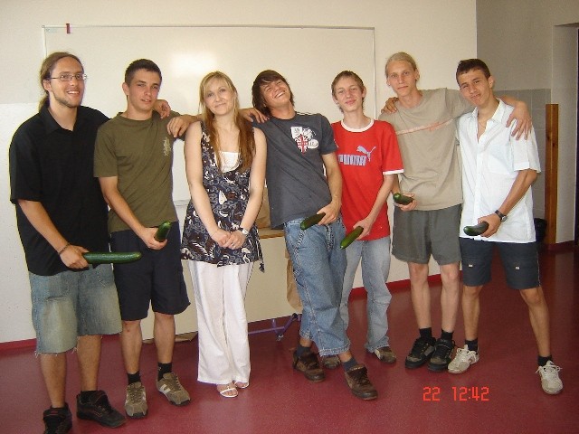Zadnji šol.dan-2.letnik (junij 2007) - foto