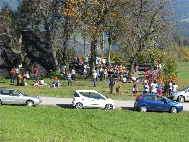 1. LETNO SREČANJE POSVOJENIH HRTOV SLOVENSKEG - foto